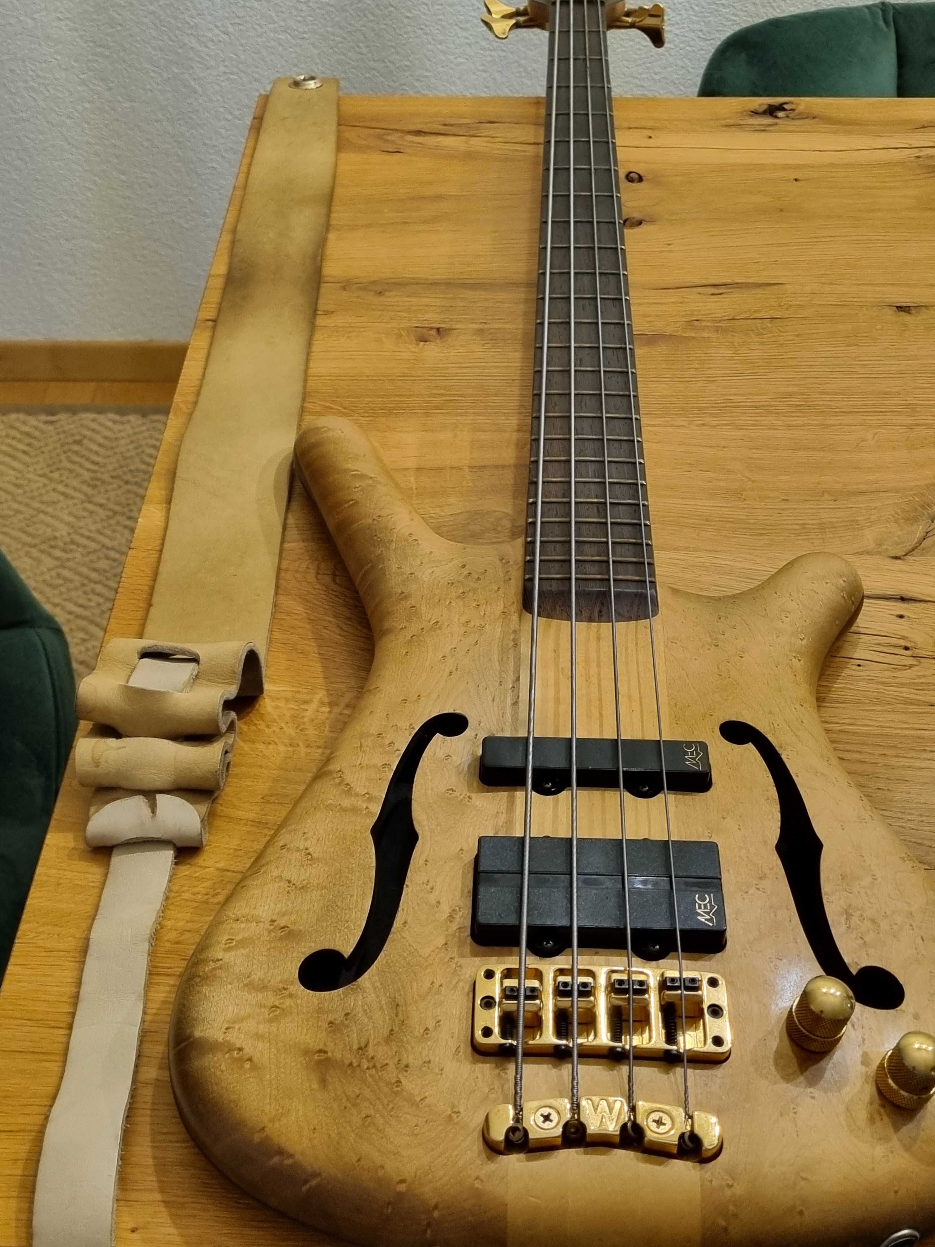 Warwick Streamer Corvette Gitara Basowa