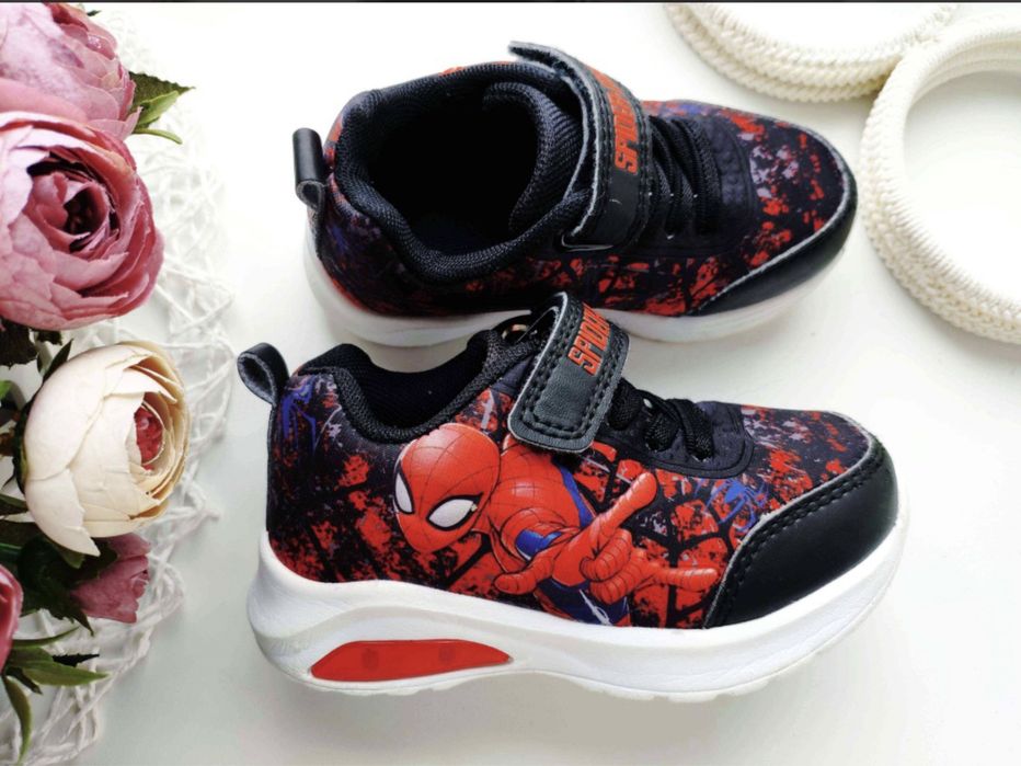 Кроссовки с мигалками детские 22,размер  Спайдер мен