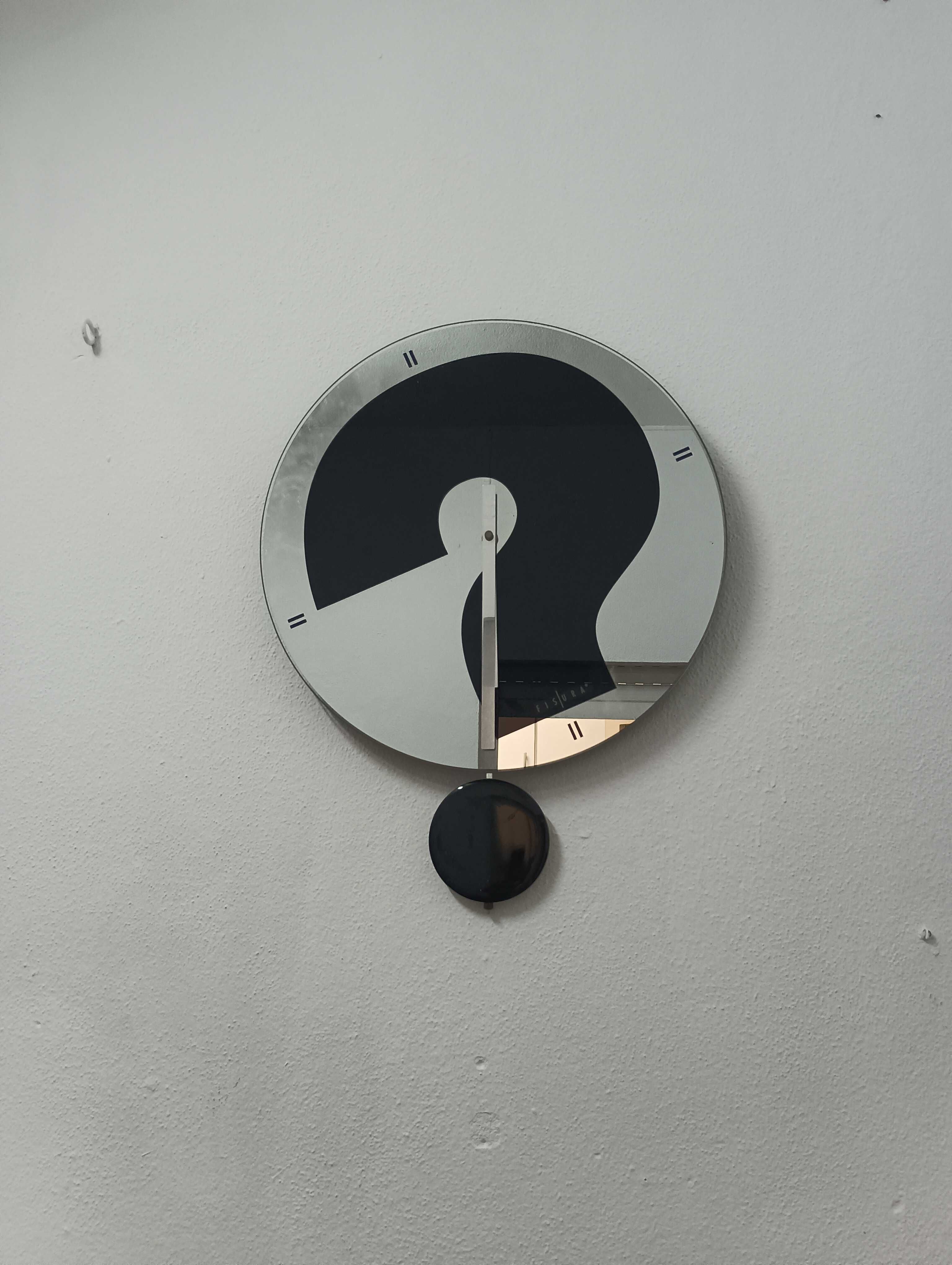 Relógio de parede moderno