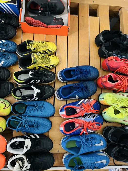 Футбольні буци та футзалки дитячі, щитки, шкарпетки— розміри 27 - 36,5