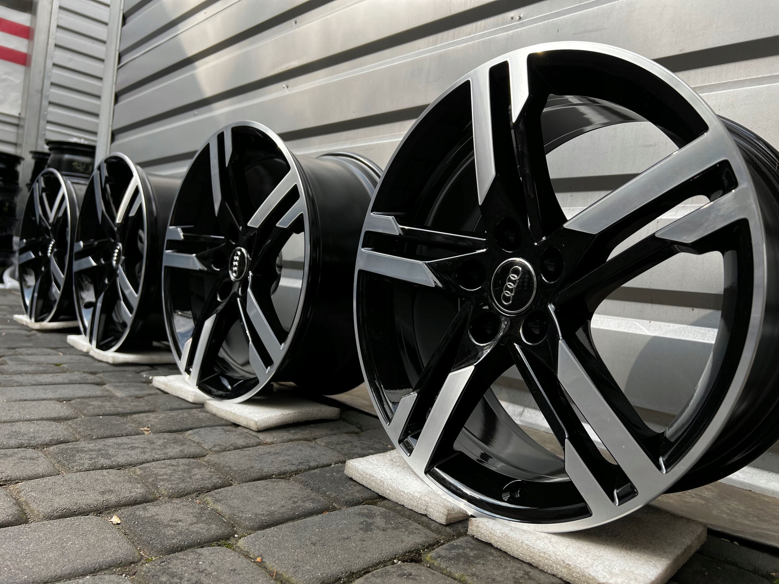 Oryginalne Felgi Audi 18 A3 A4 A5 A6 A7 A8 Q3 Q5