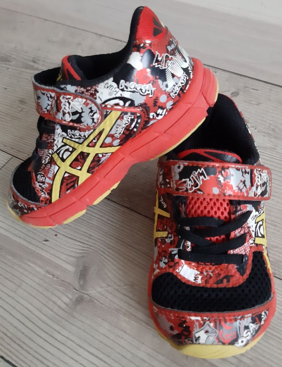 Кросівки Asics (р.22,5)