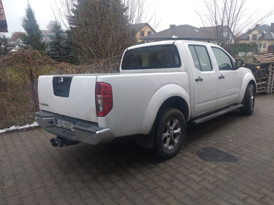 NISSAN NAVARA D40 - 2,4dci niski przebieg - uszkodzony