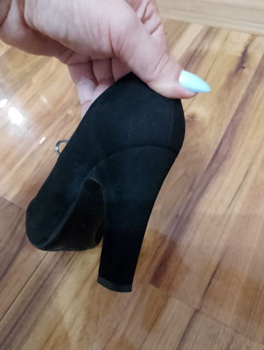 Czółenka czarne r.36