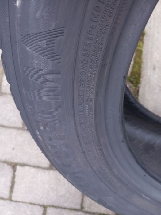 2x Opony Używane Zimowe 225/55R17 Yokohama