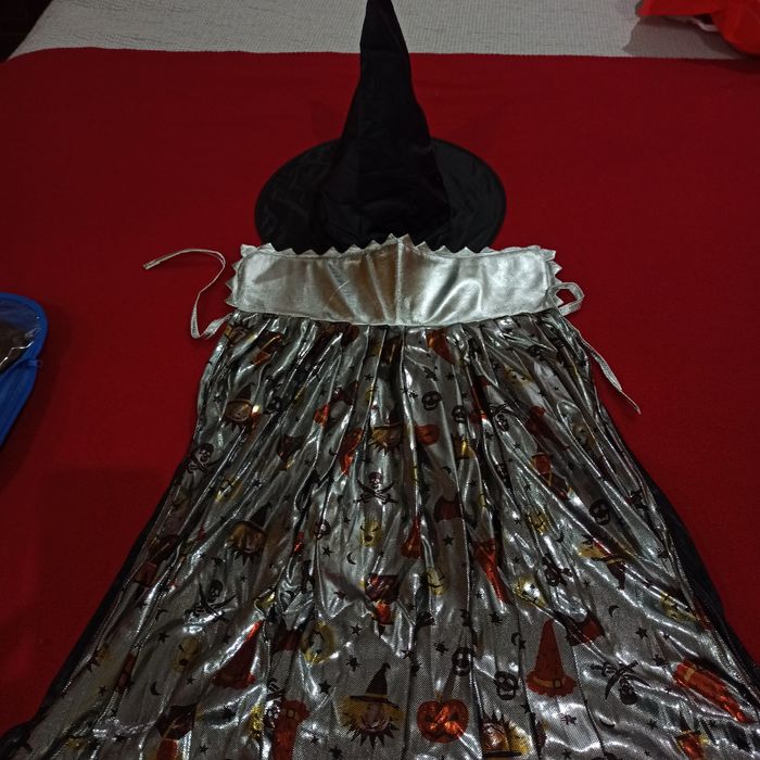 Capa e chapéu de bruxo ou mágico para Carnavall