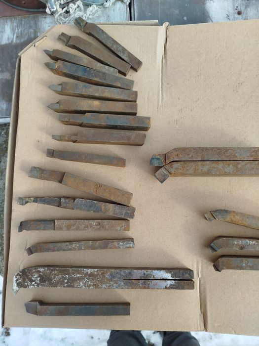 Продам токарні різці різного типу