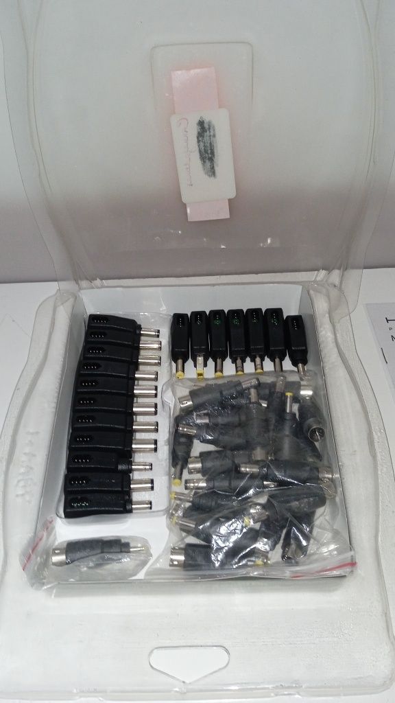 Halfmman Mini Universal AC Adaptor