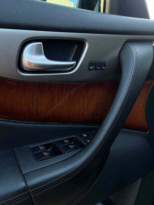 Infiniti QX70 продам в ідеальному стані
