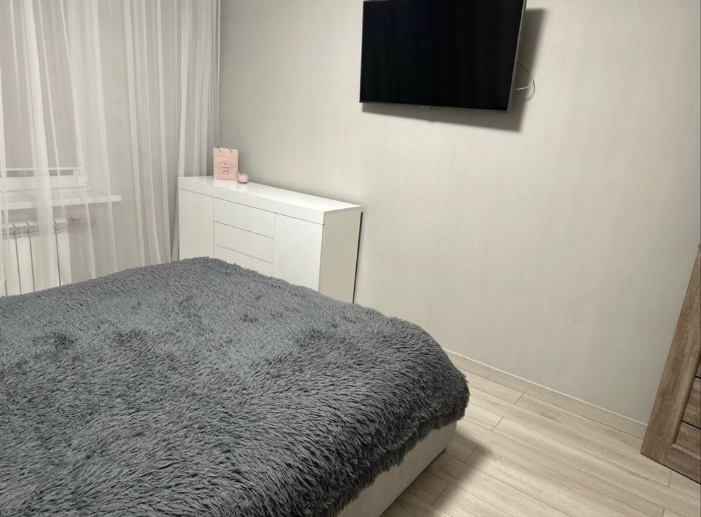 Продам 2 кімнатну квартиру вул Шкільна Центр