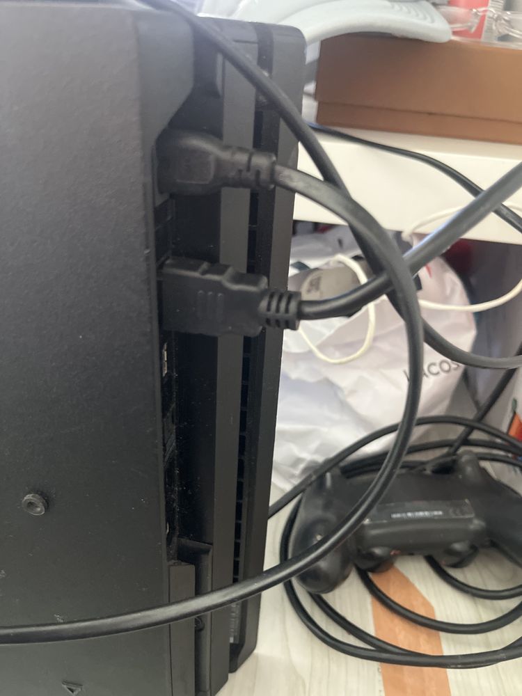 Ps4 pro muito bom para quem gosta de consola