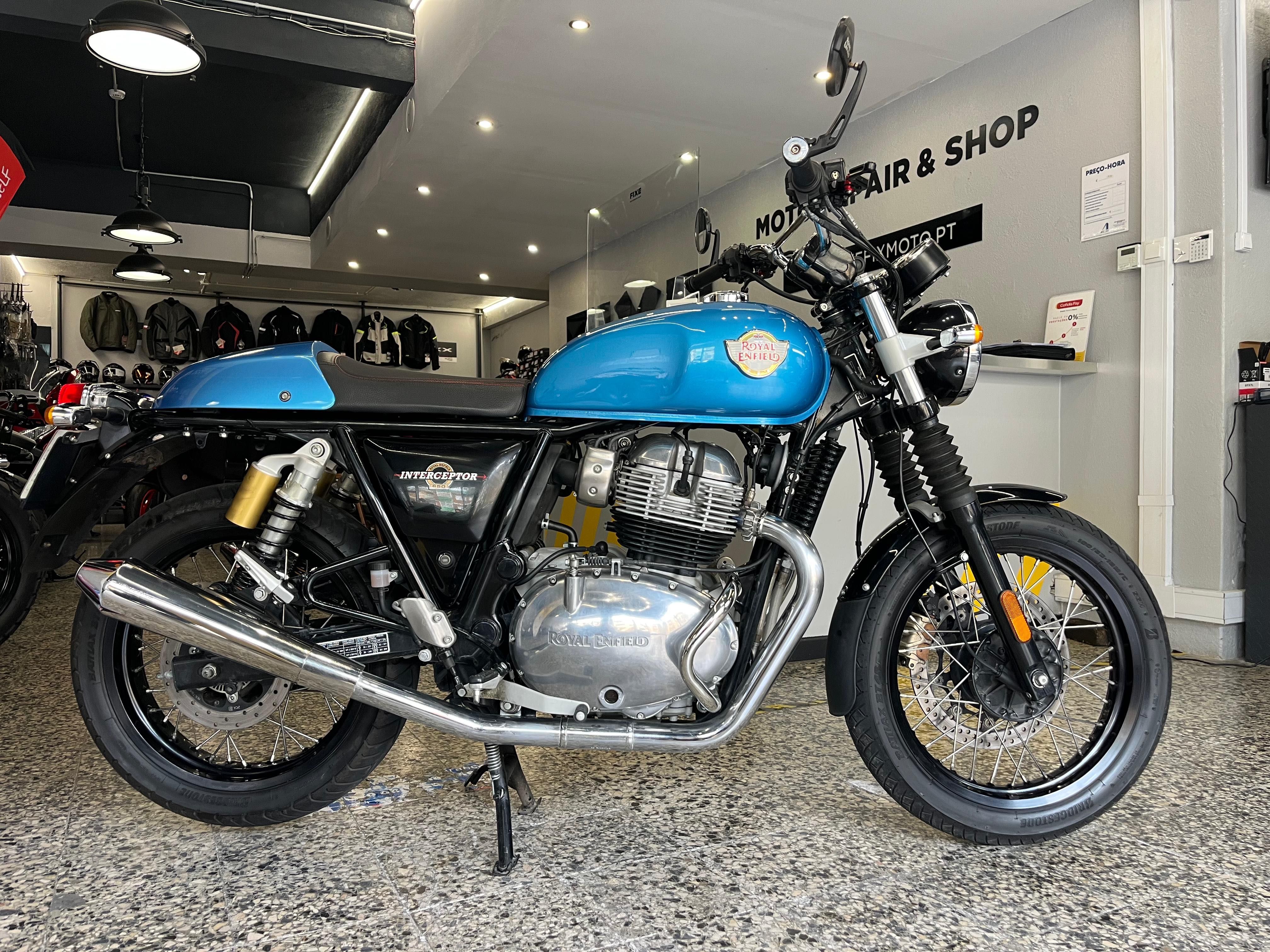 Royal Enfield Interceptor 650 de 2021 Impecável com Extras