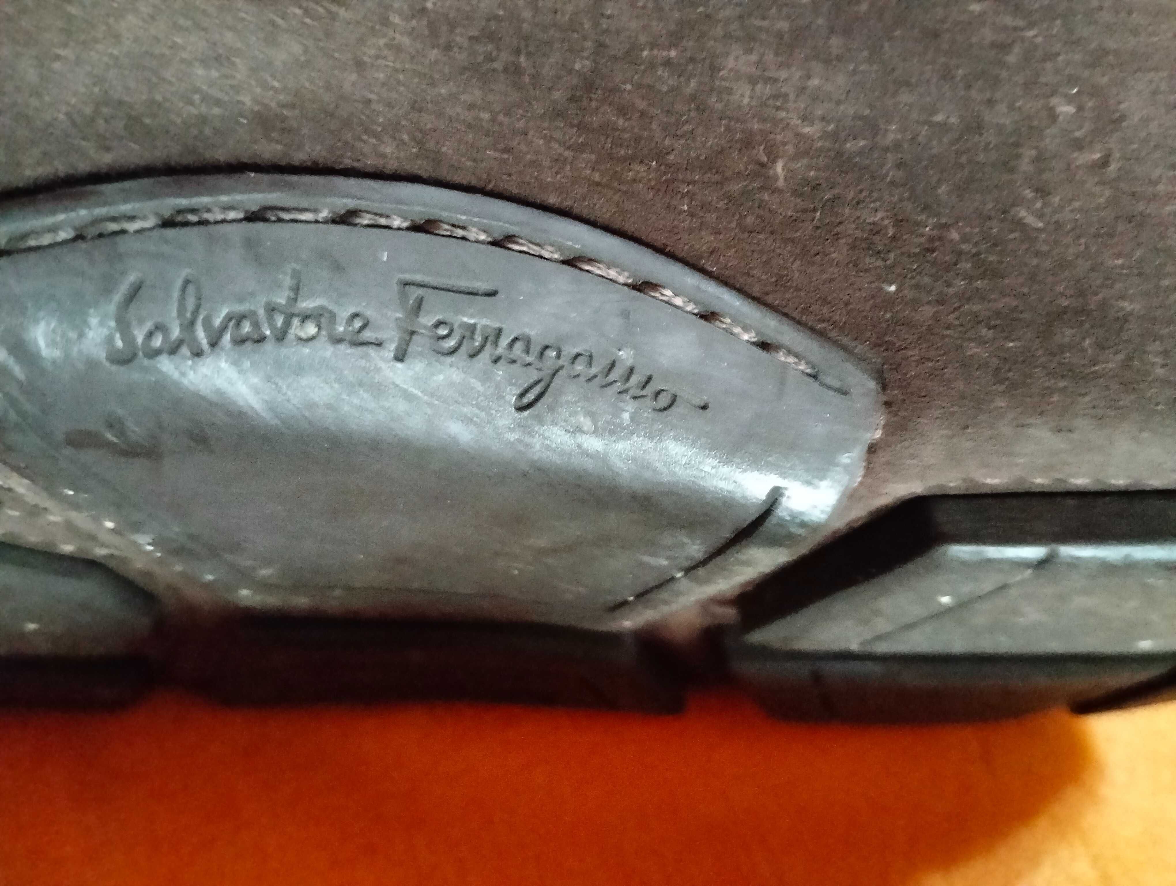 Sapatos Salvatore Ferragamo n 44 em ótimo estado