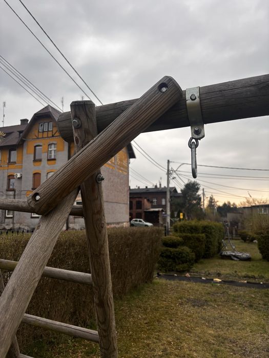 Huśtawka z drabinką dla dzieci