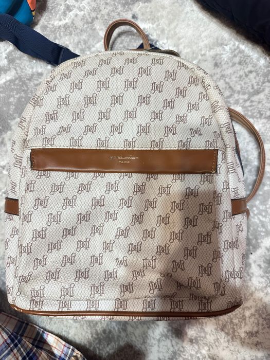 Рюкзак светлый хорошего качества