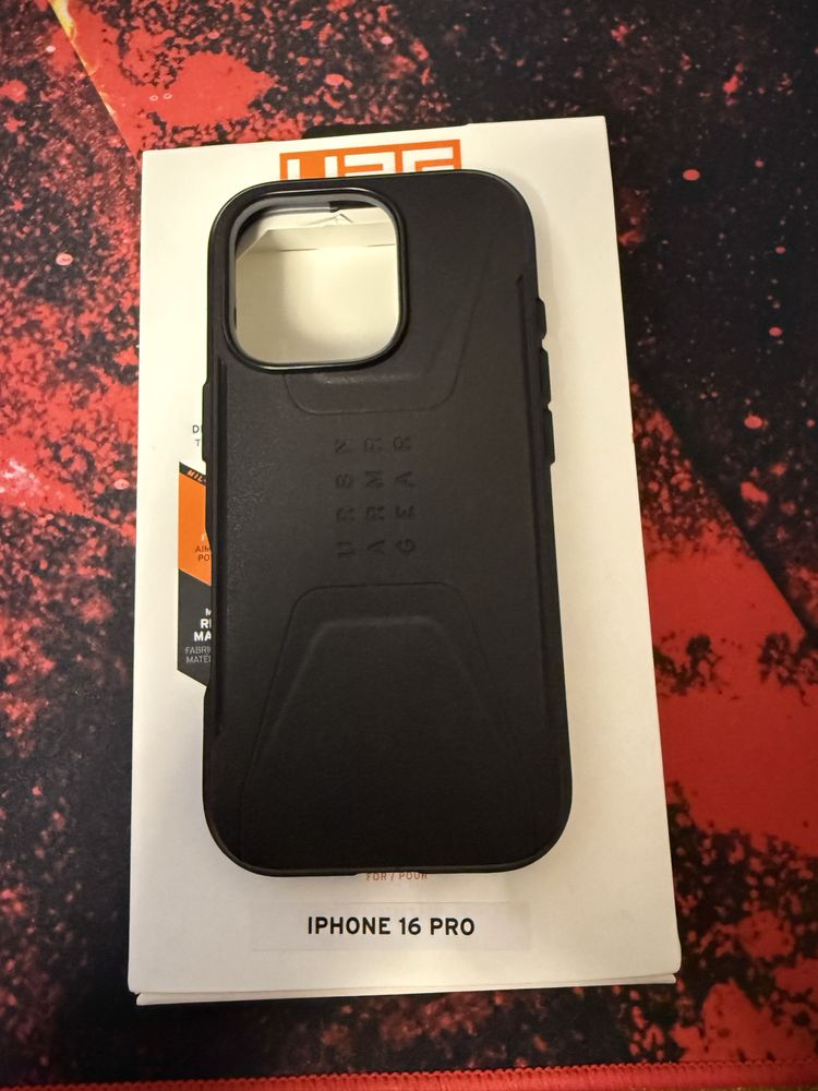 чохол 16 pro UAG
