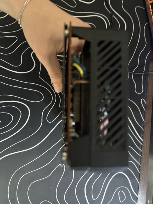 Продам ігрову відеокарту RX 5700 8gb