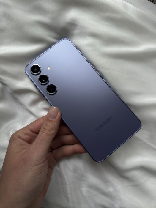 Samsung Galaxy S24 12/256Гб як новий