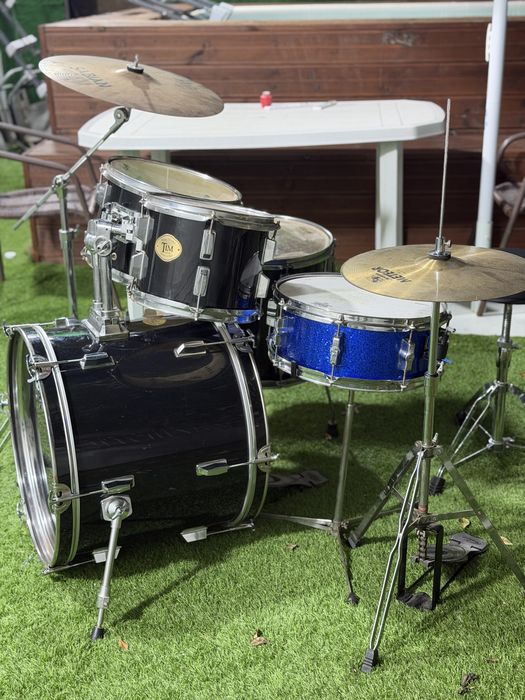 Bateria Stagg TIM com pratos Meinl e Sabian