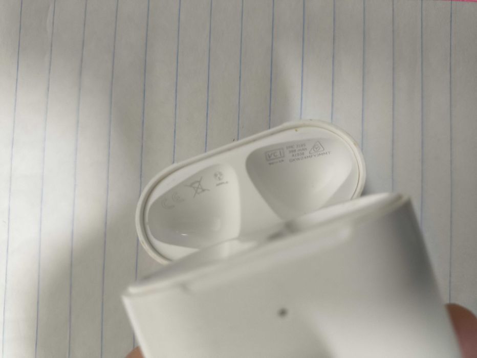 Продам наушники AirPods2