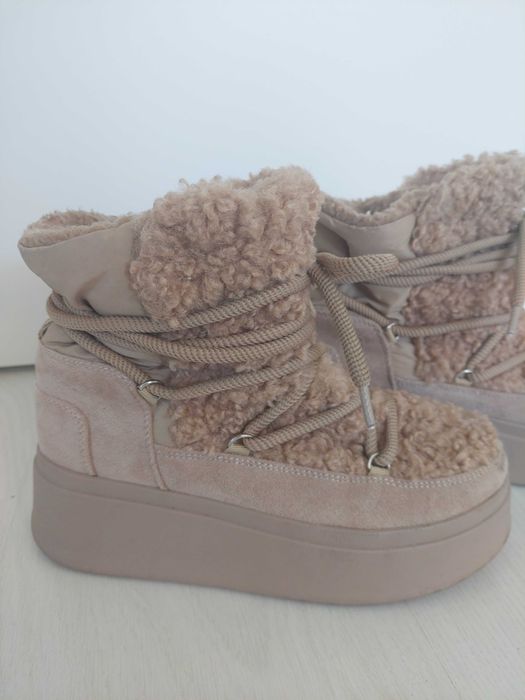Beżowe  śniegowe damskie