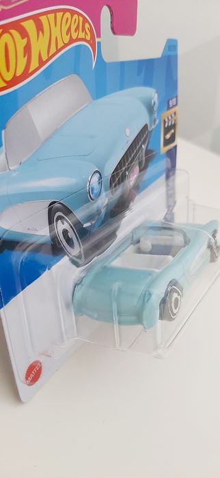 Barbie 1956 Corvette Hotwheels