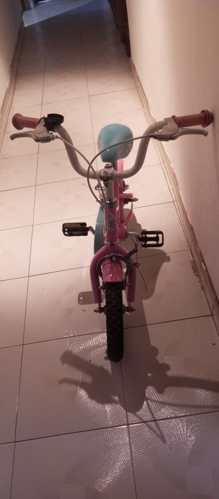Bicicleta até aos 5 /6 anos  dependendo da altura da criança
