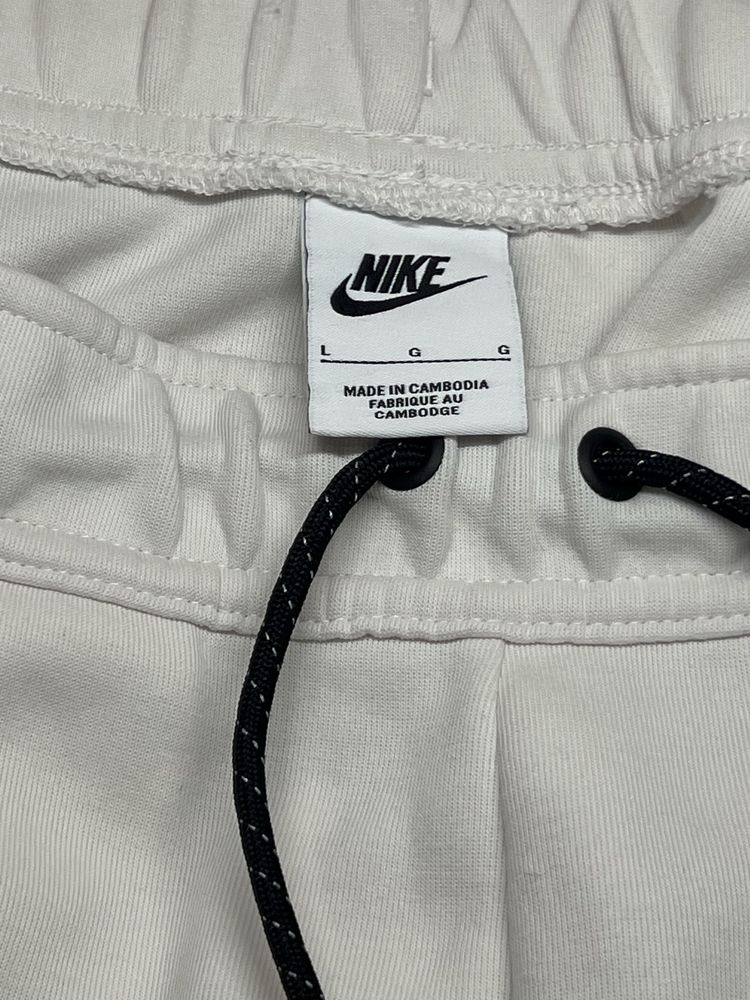 Штаны Nike Tech Fleece