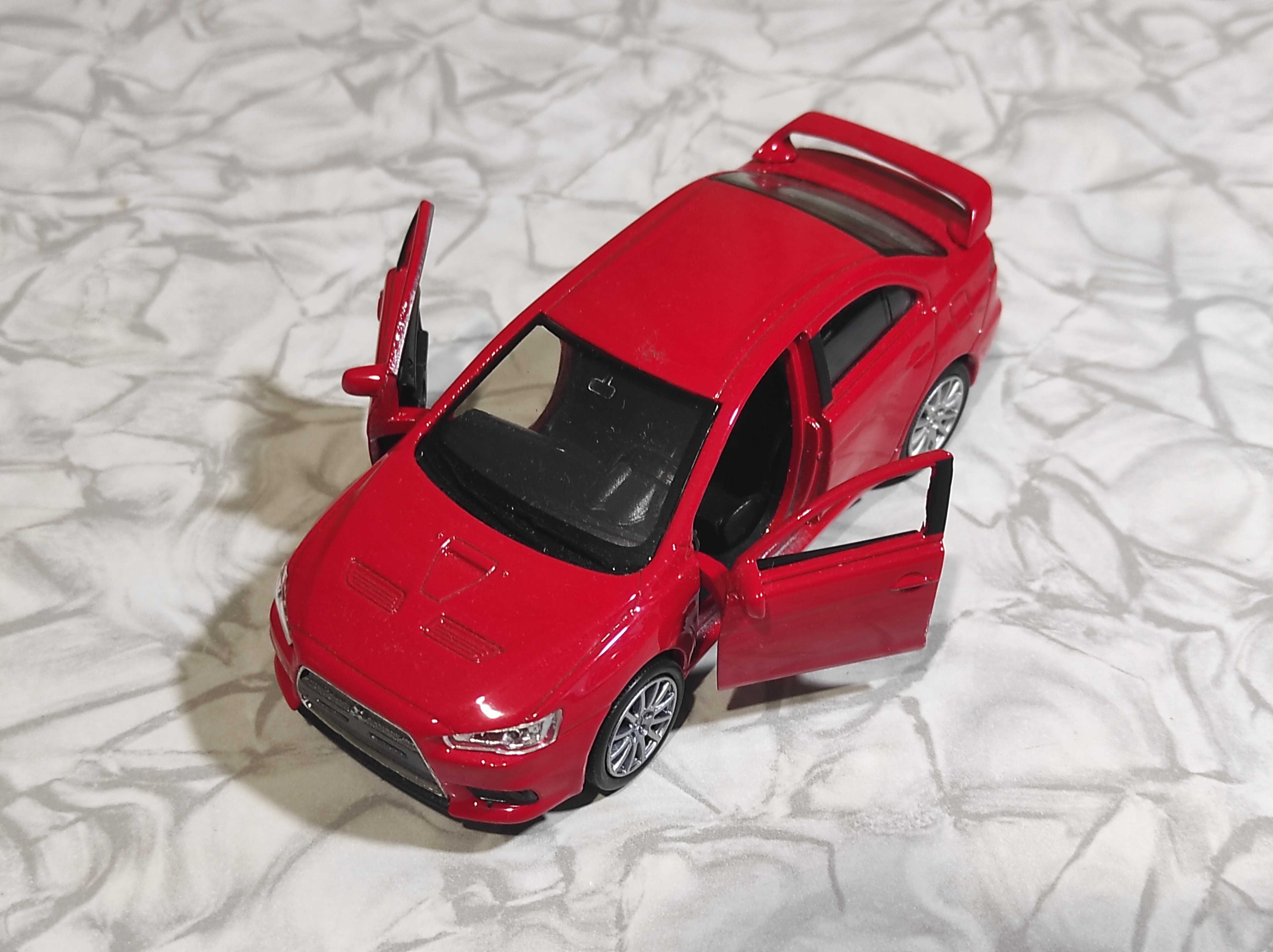 Mitsubishi Lancer Evolution X Welly 1/36 Нова колекційна модель