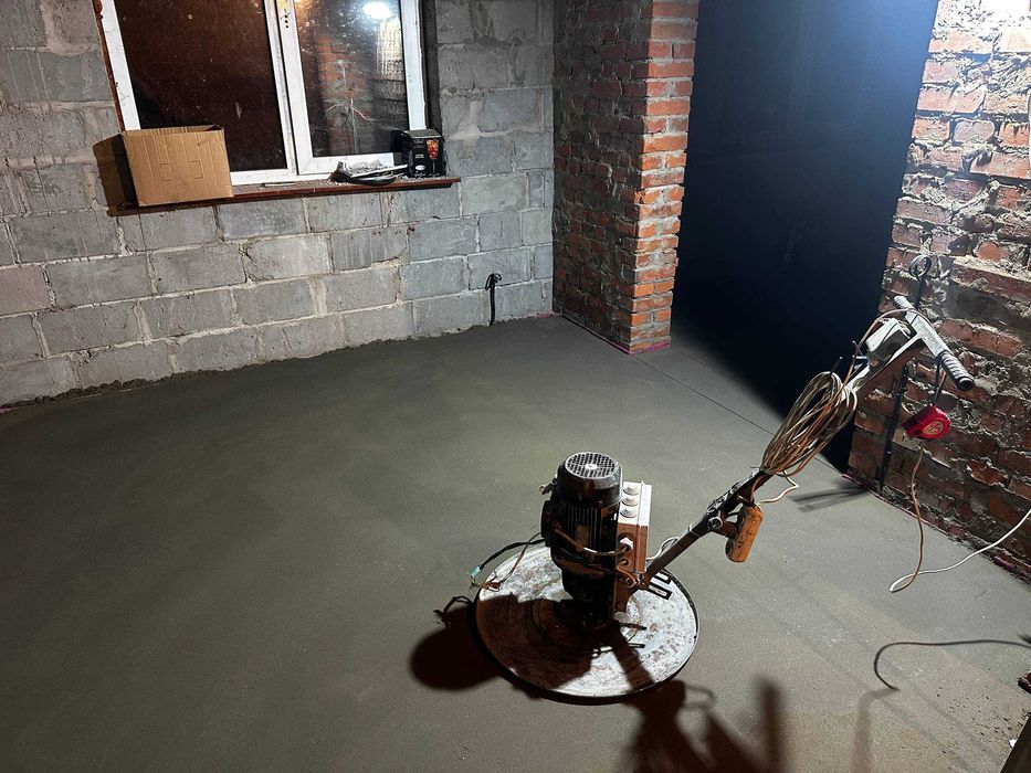 Бетона Стяжка підлоги Машинная Полусухая Стяжка пола Напівсуха заливка