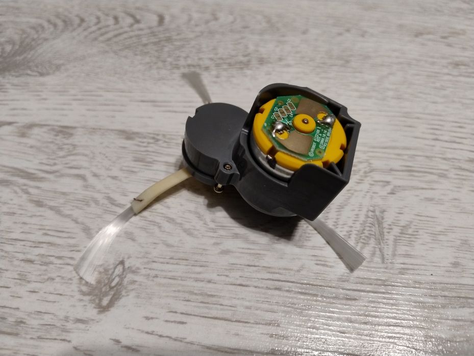 Moduł szczotki bocznej z Nową szczotką Irobot Roomba 605