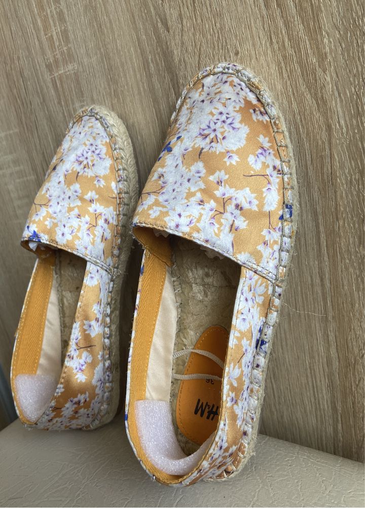 Еспадрильі жіночі атласні з колекціі ,,H&M,,