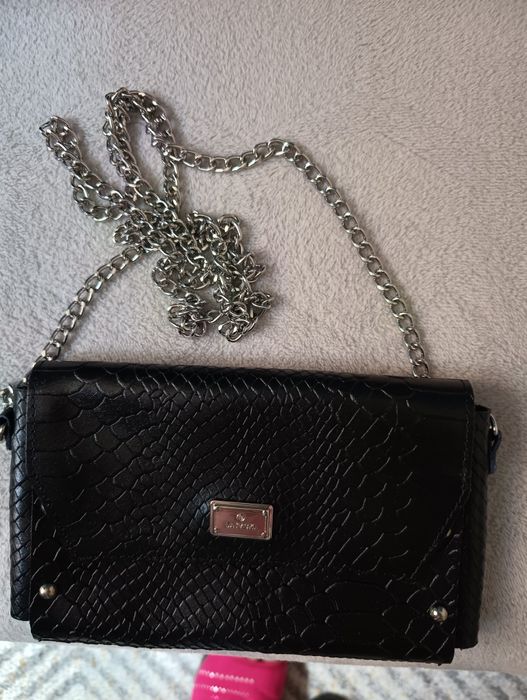 Torebka damska listonoszka czarna