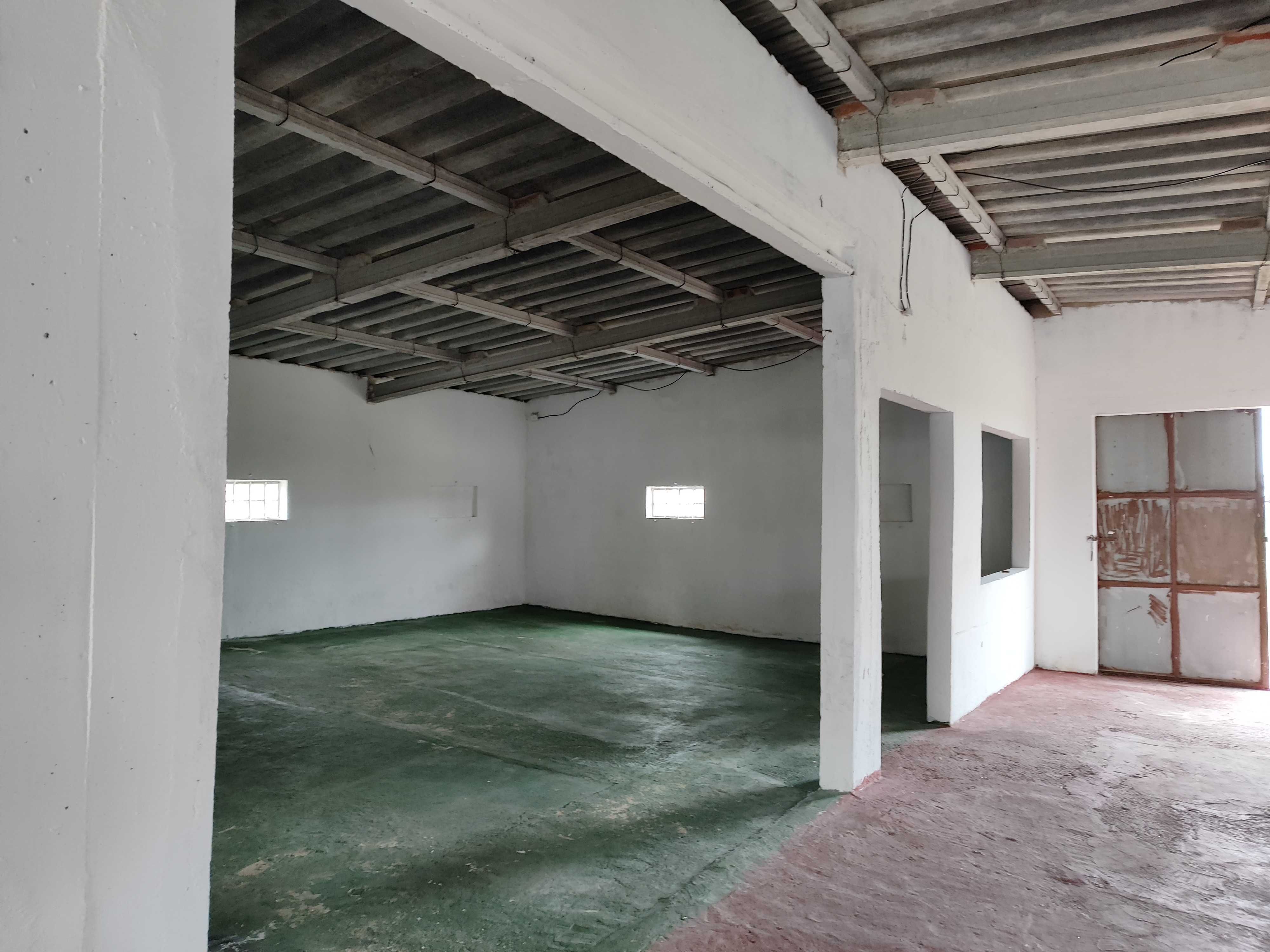 Armazém Arrendar 210 m2