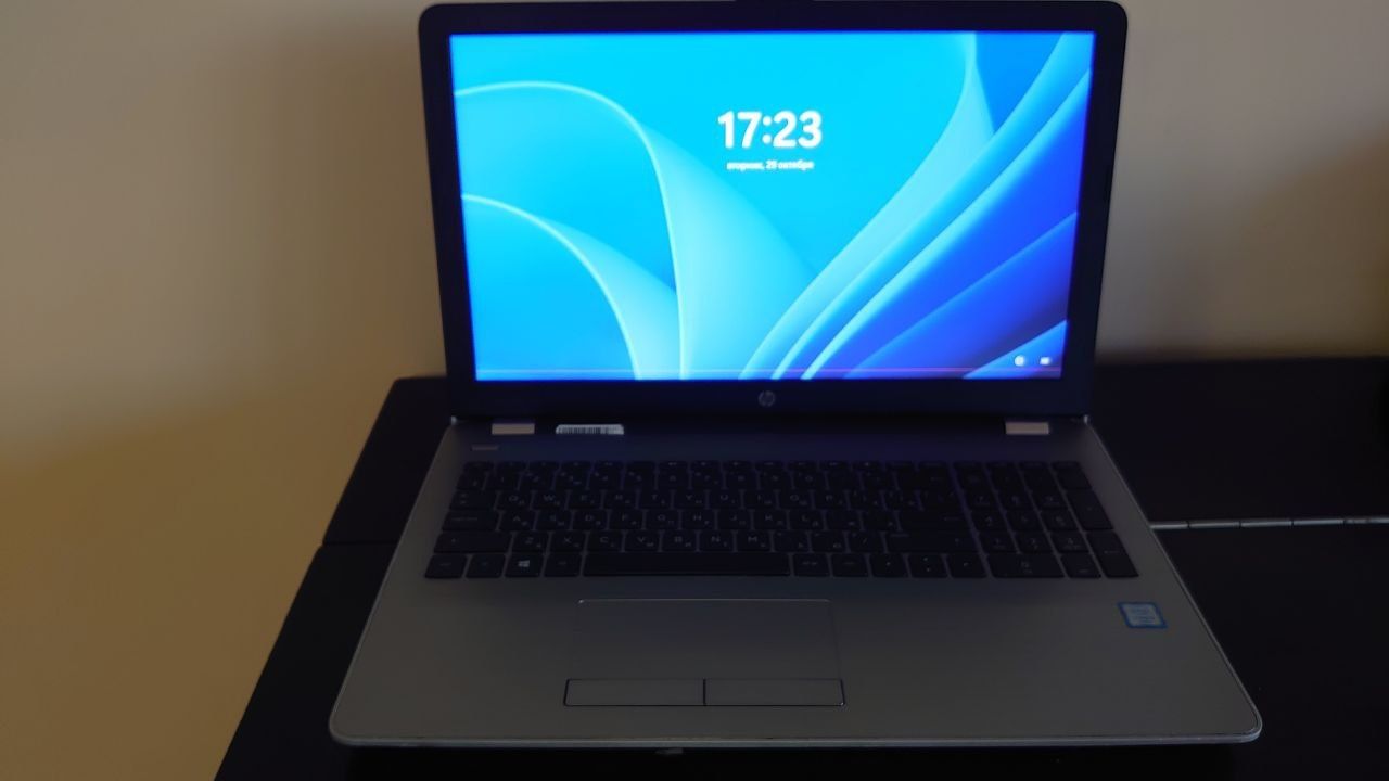 Ноутбук HP 15-bs516ur Intel core i3, Radeon 520, 16gb ddr4 , SSD 480gb