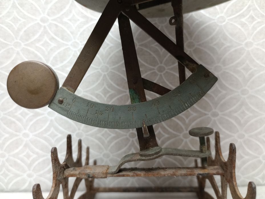 Stara waga do listów. Retro