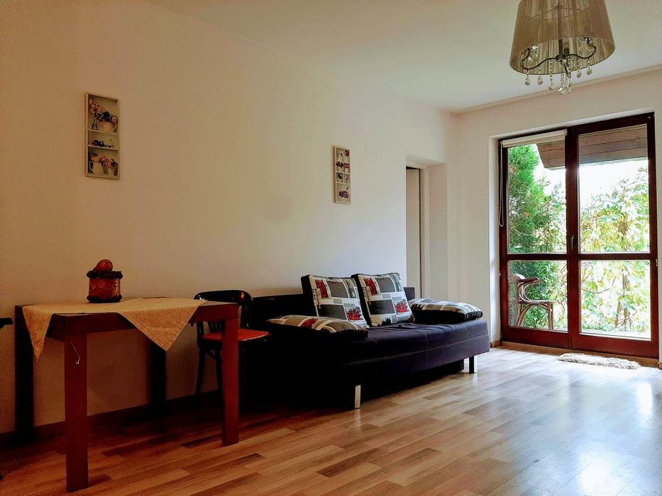 Wynajmę pół domu - osobne wejście. Osiedle zamknięte. Od grudnia