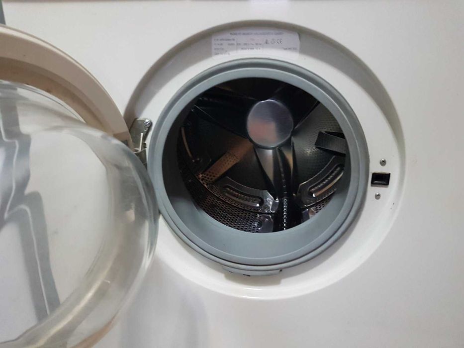 пральна машина bosch WFB 1005