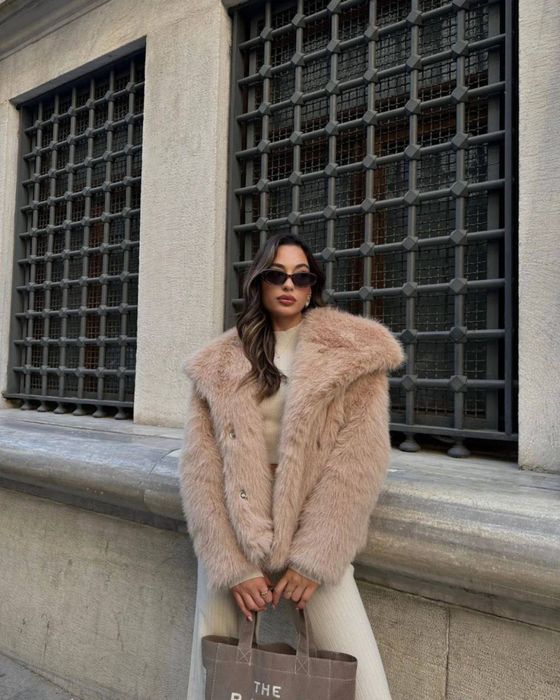 Жіноча шуба лоліта зимна тепла пухнаста хутро