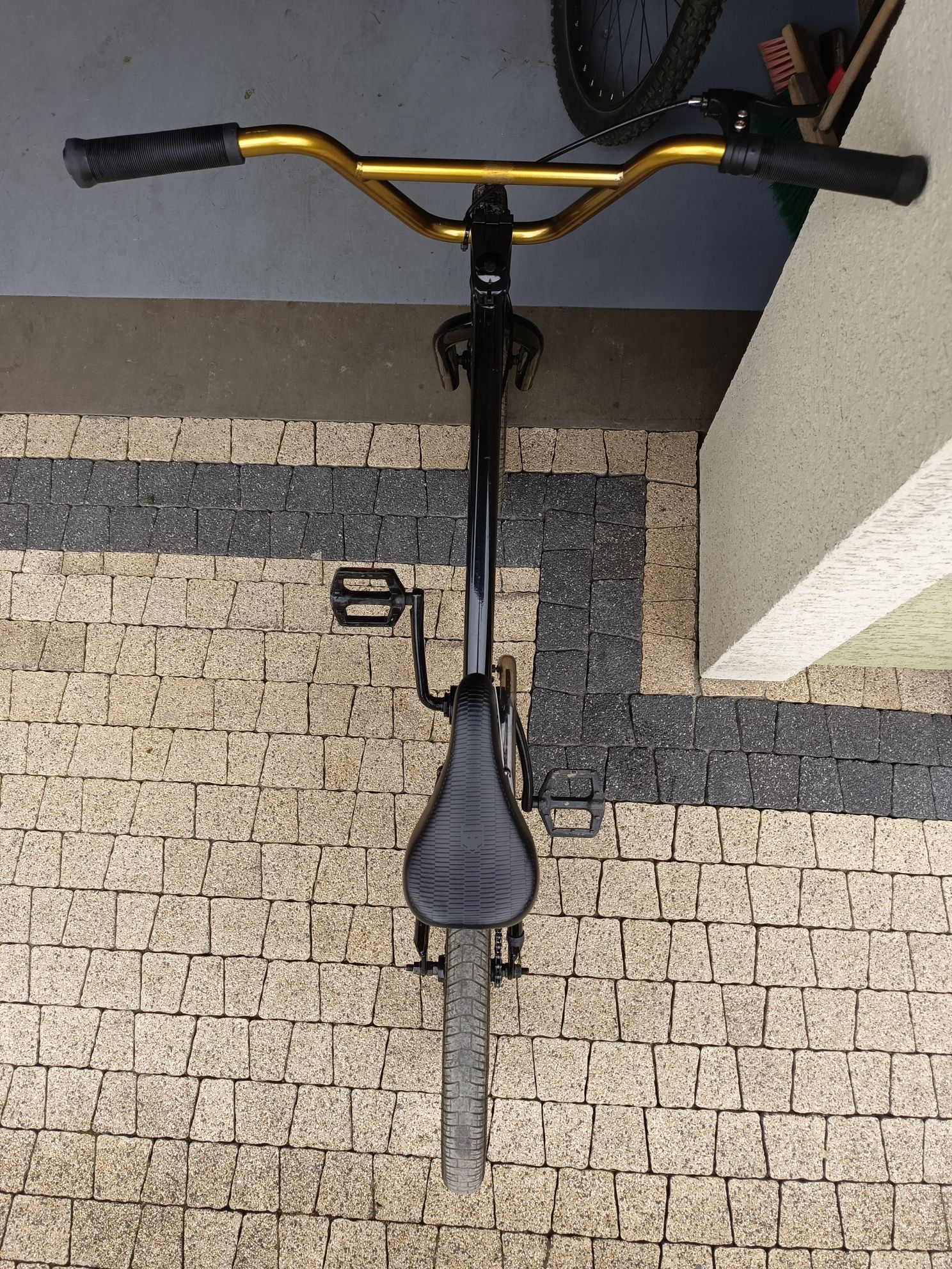 BMX Mongoose L10 BLK20 czarny + dodatki.