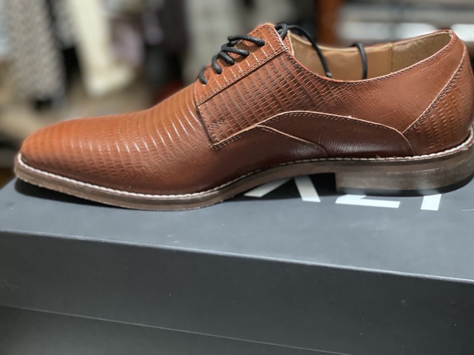 Стильні чоловічі шкіряні туфлі нові