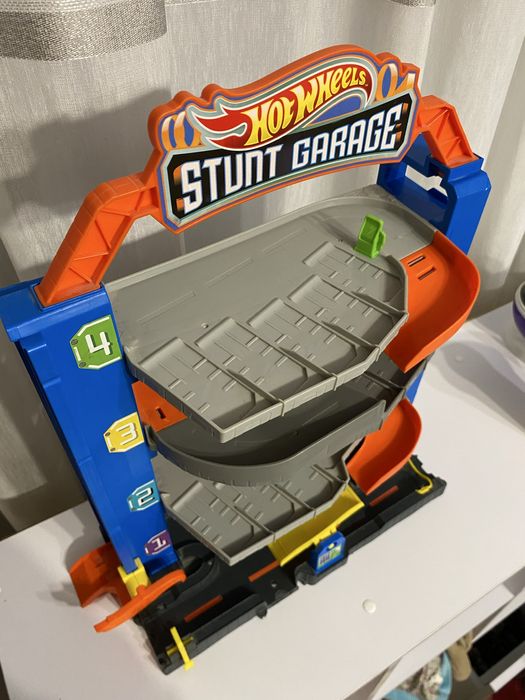 Трек парковка Hot Wheels