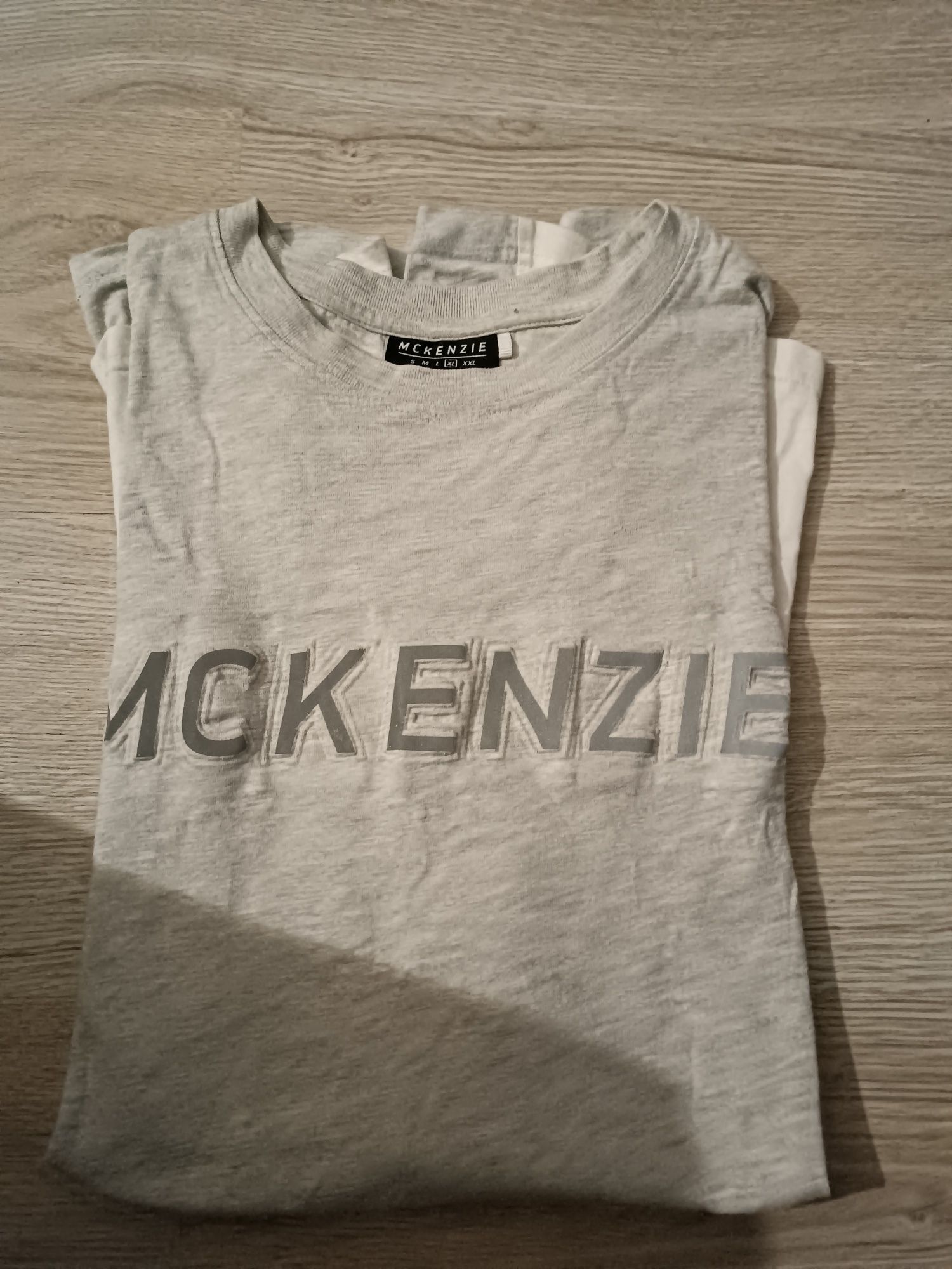 Vendo t-shirt da McKenzie como nova