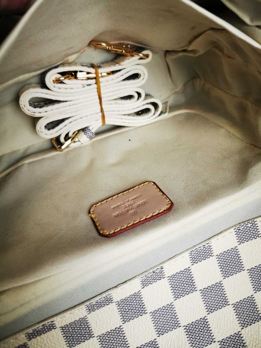 Torebka LV Louis Vuitton Metis Monogram Skórzana Biała wytłaczana