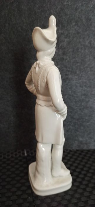 Porcelana TURYNGIA, Figurka Żołnierz w mundurze XVIII - XIX w