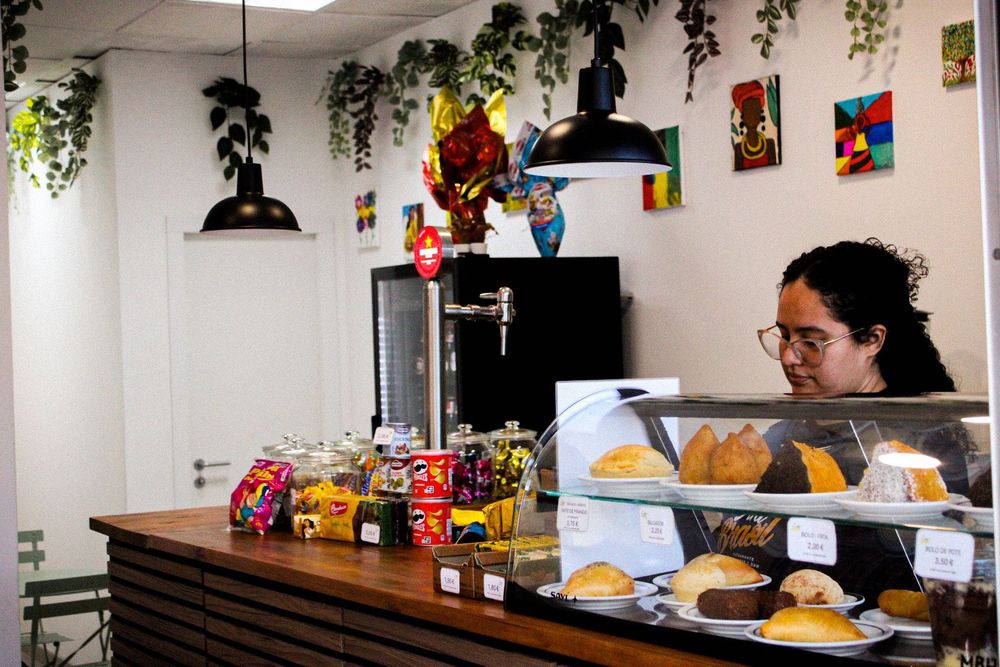 Lanchonete SnackBar Reformado e Esplanada Trespasse imediato.
