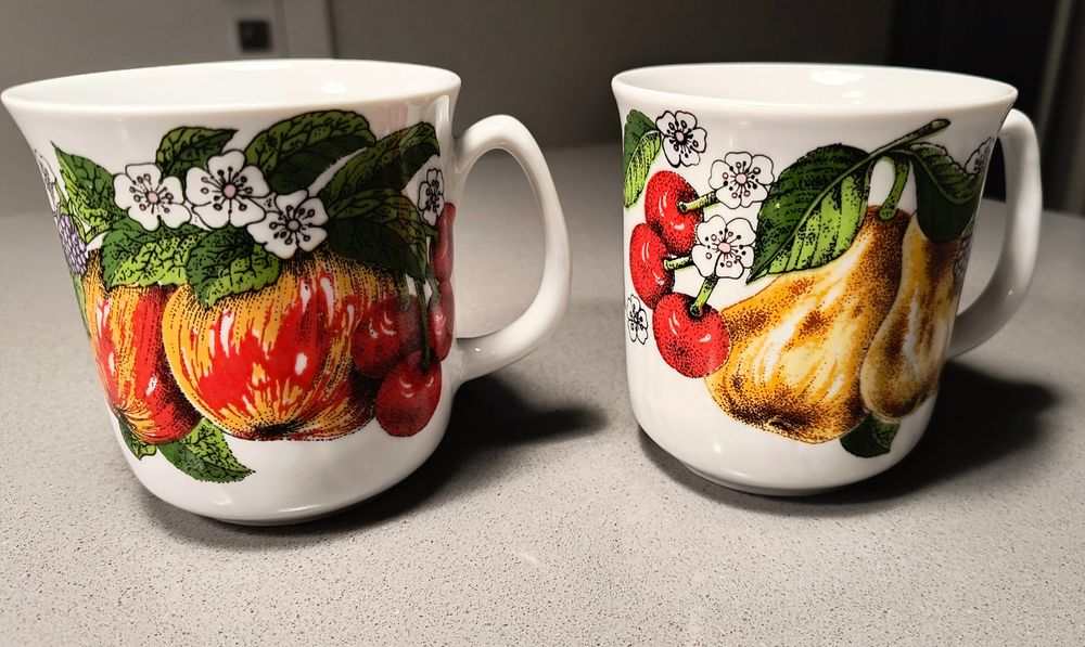 Kubek Chodzież prl 2szt. jabłko + gruszka