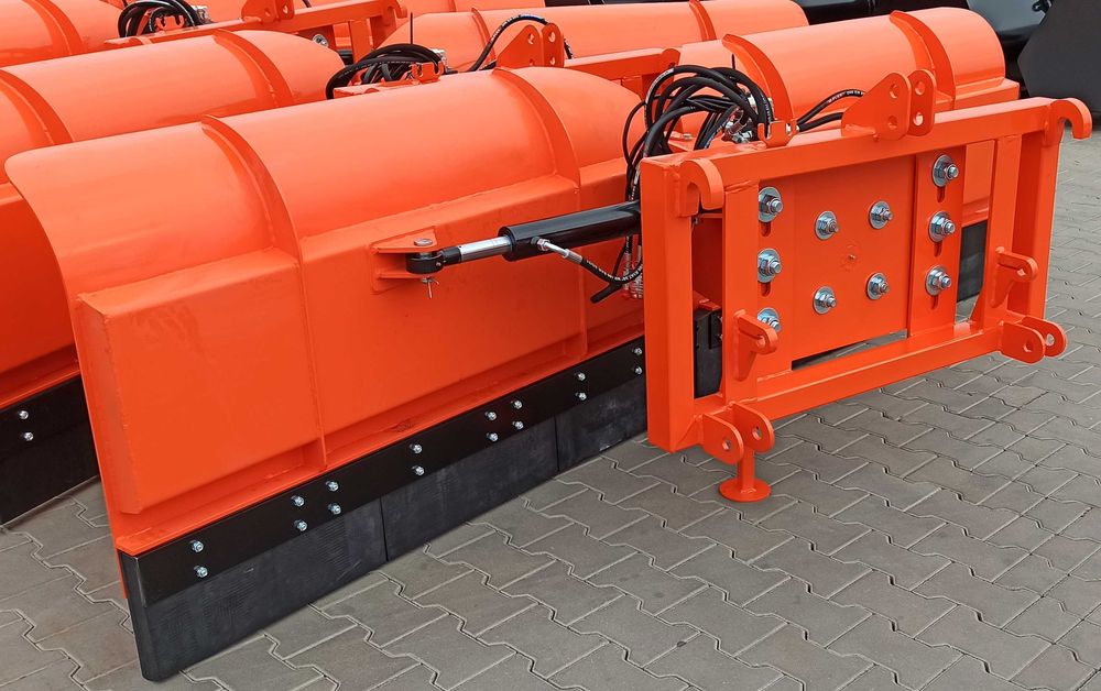 Duży solidny pług do śniegu strzałkowy METAL TECHNIK Euro tuz NOWY