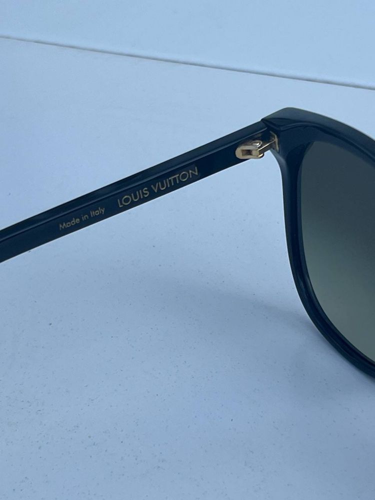 Оригинальные солнцезащитные очки Louis Vuitton (состояние идеальное)