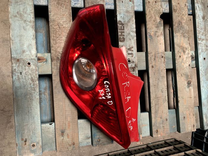 Farol Esquerdo Opel Corsa D